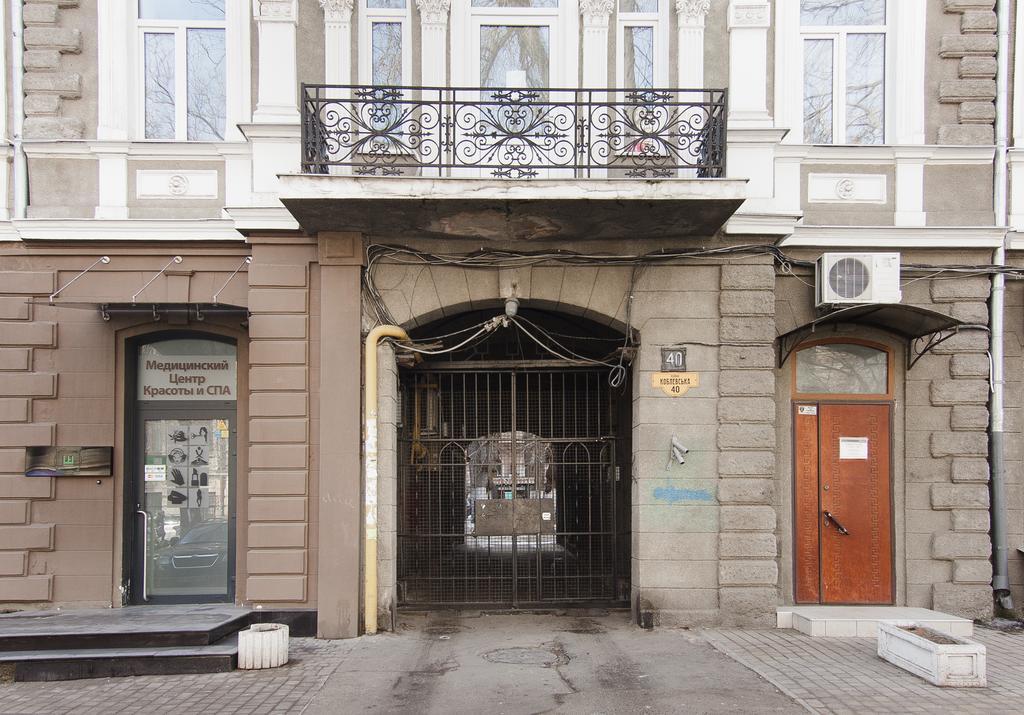 Club Suite Near Deribasovskaya Odessa Ngoại thất bức ảnh