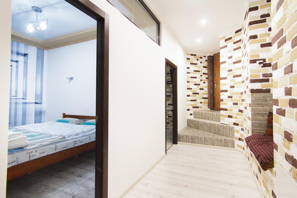 Club Suite Near Deribasovskaya Odessa Ngoại thất bức ảnh