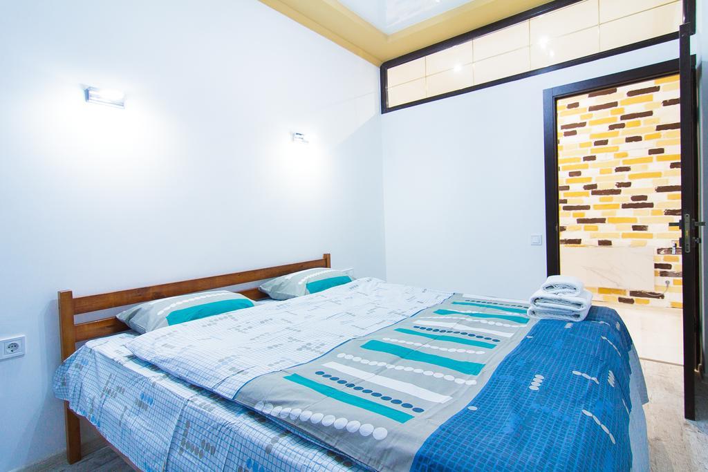 Club Suite Near Deribasovskaya Odessa Ngoại thất bức ảnh